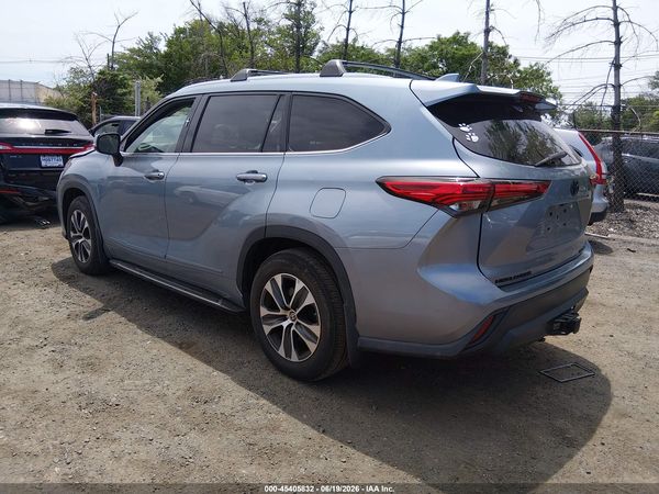 2021 TOYOTA HIGHLANDER XLE