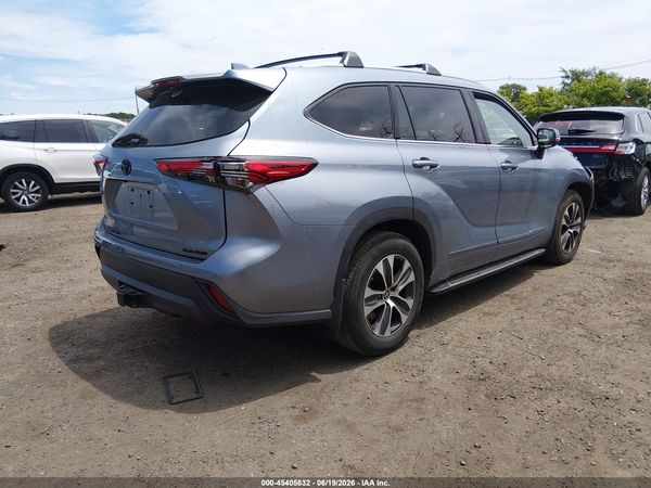 2021 TOYOTA HIGHLANDER XLE