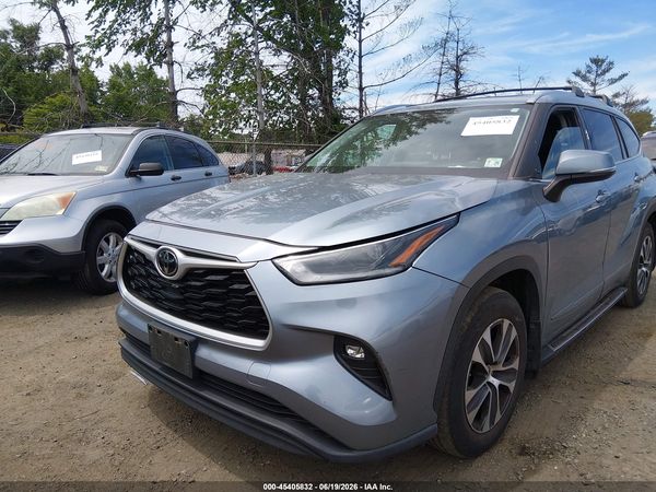 2021 TOYOTA HIGHLANDER XLE