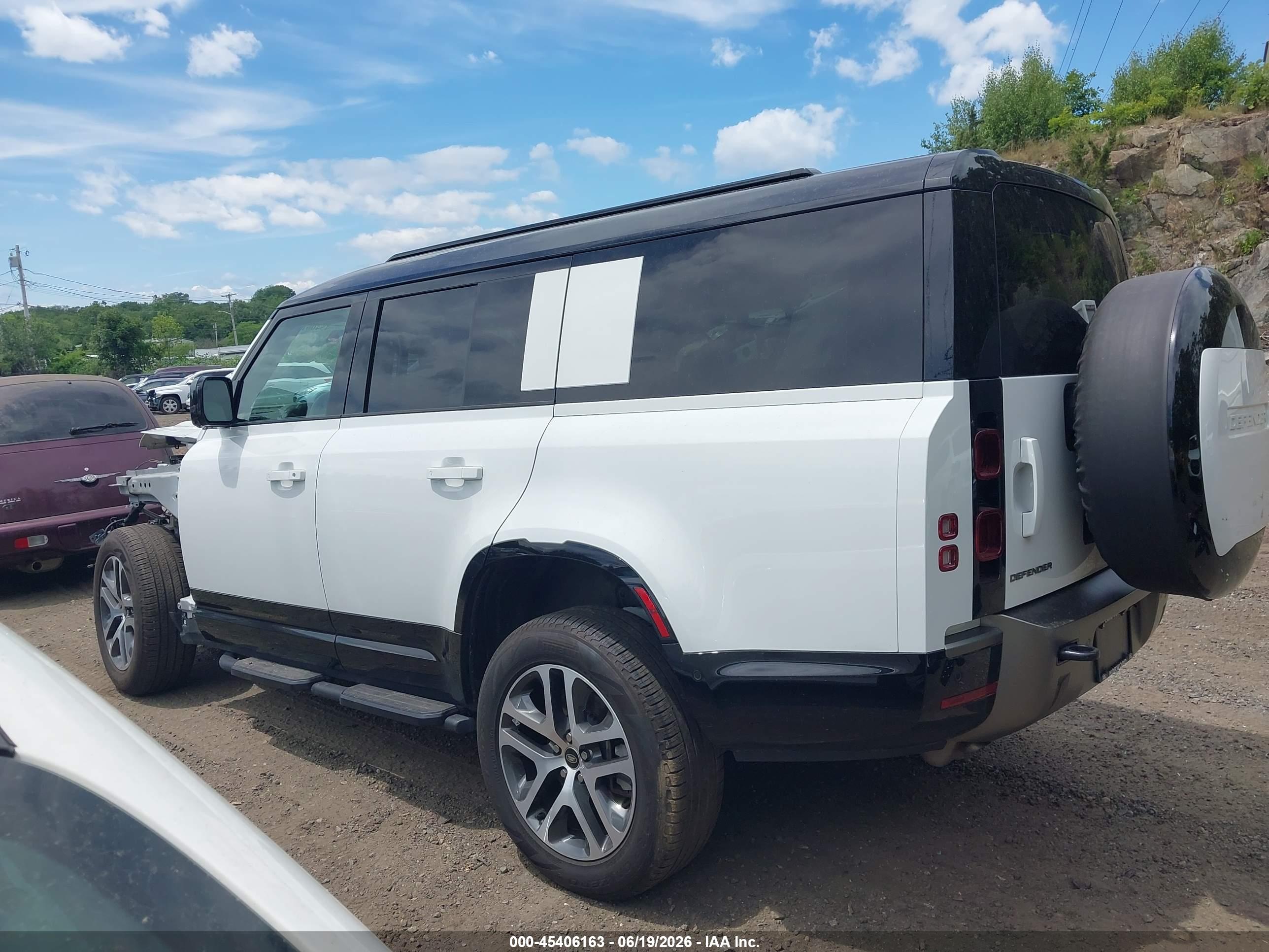 2025 LAND ROVER DEFENDER 130 P400 X-DYNAMIC SE