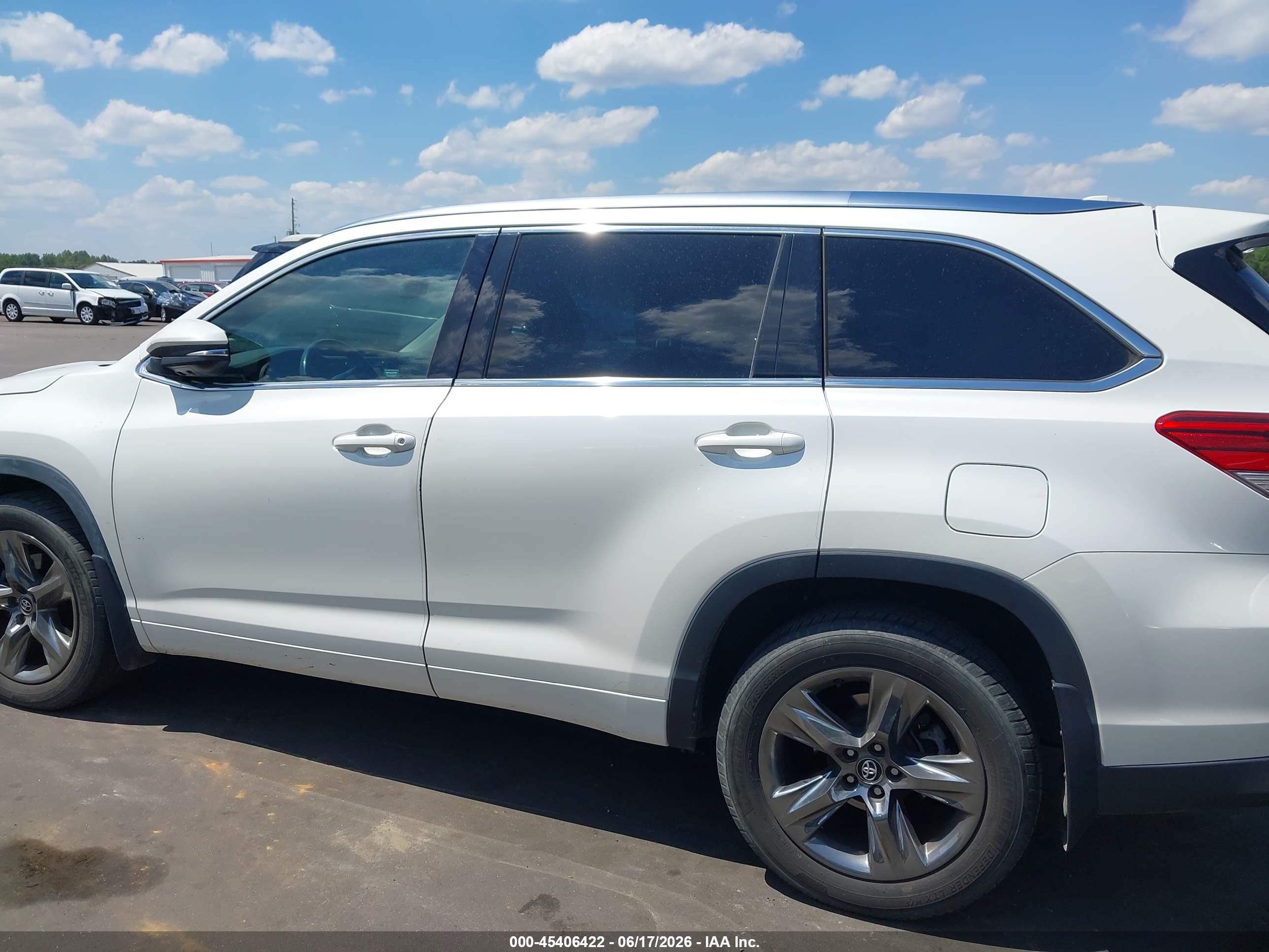 2017 TOYOTA HIGHLANDER LIMITED PLATINUM