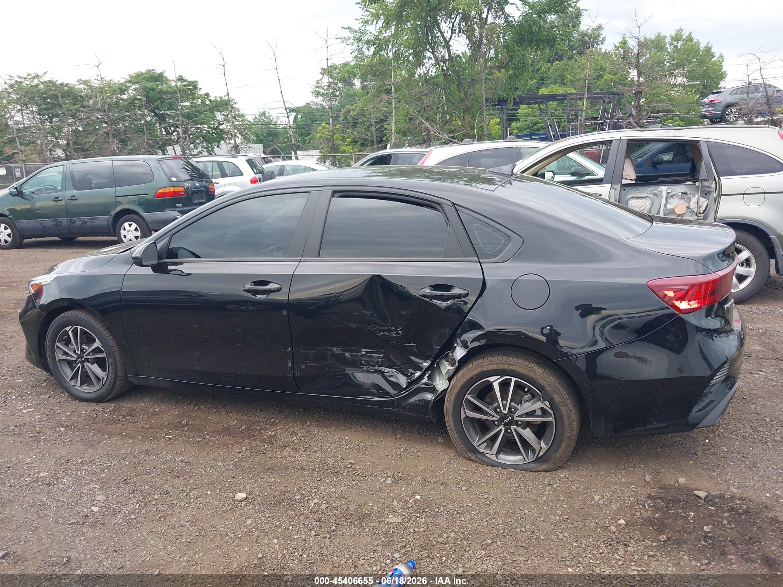 2023 KIA FORTE LXS
