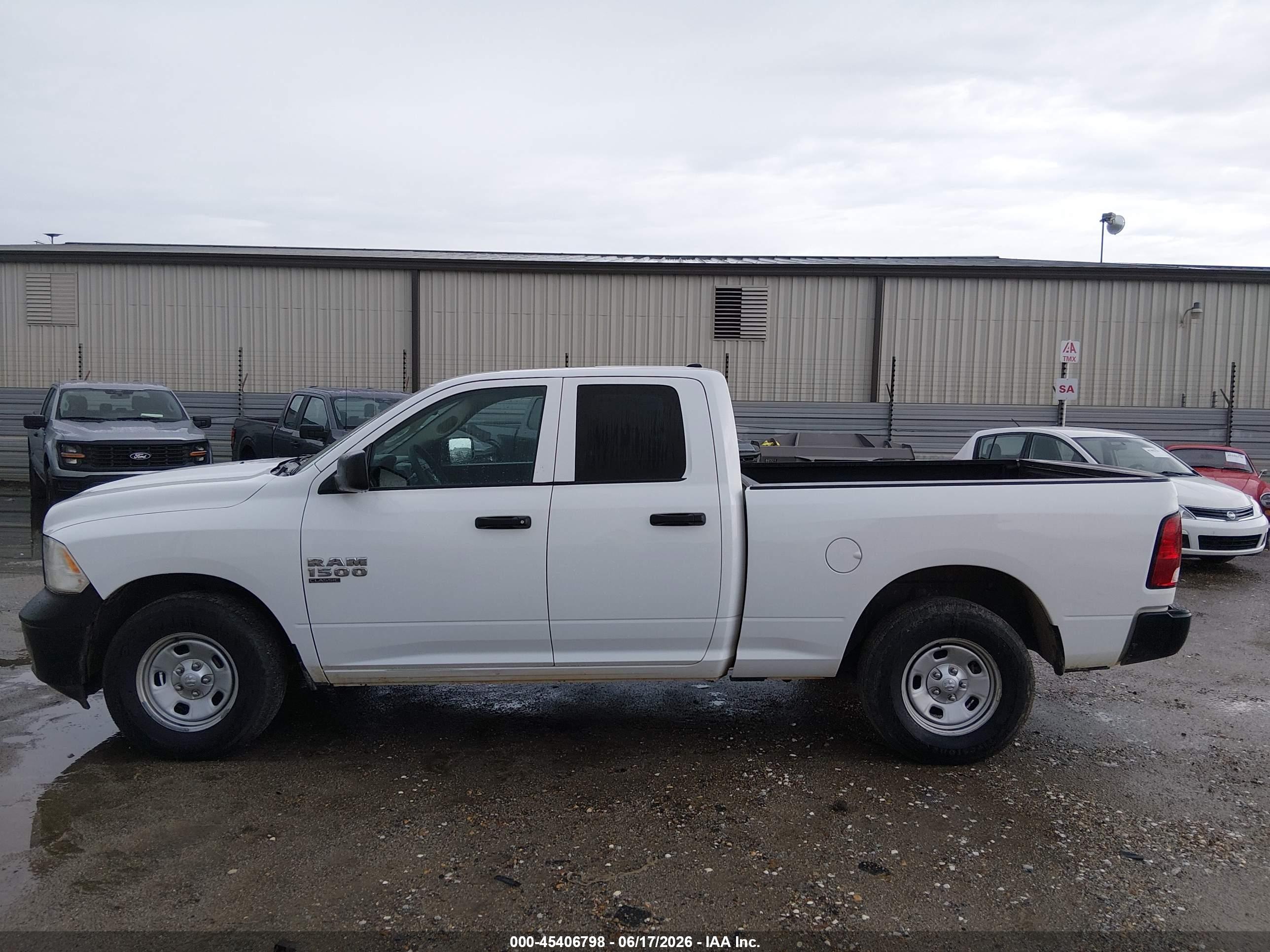 2022 RAM 1500 CLASSIC TRADESMAN  4X4 6'4 BOX