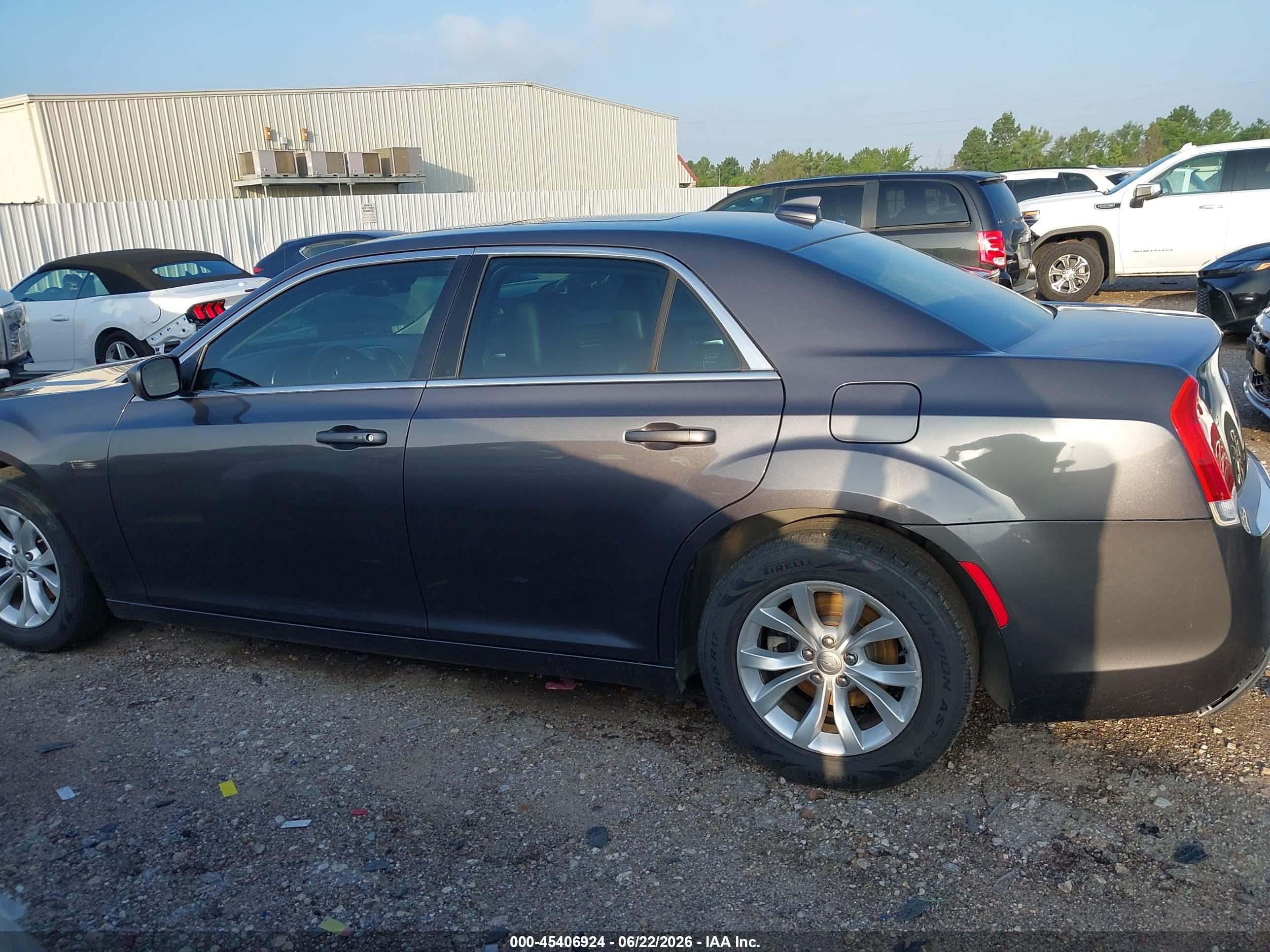2016 CHRYSLER 300 LIMITED