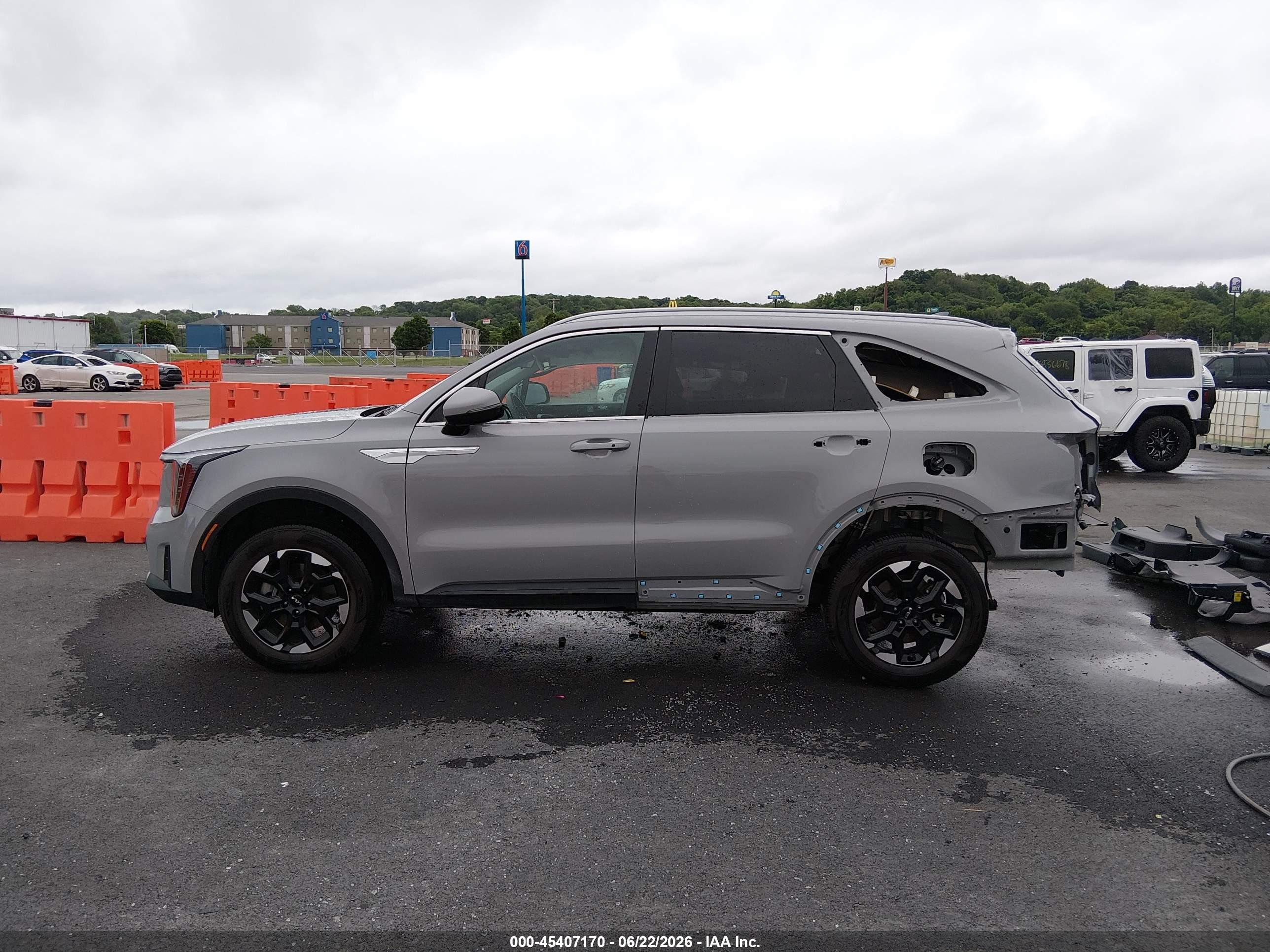 2025 KIA SORENTO S