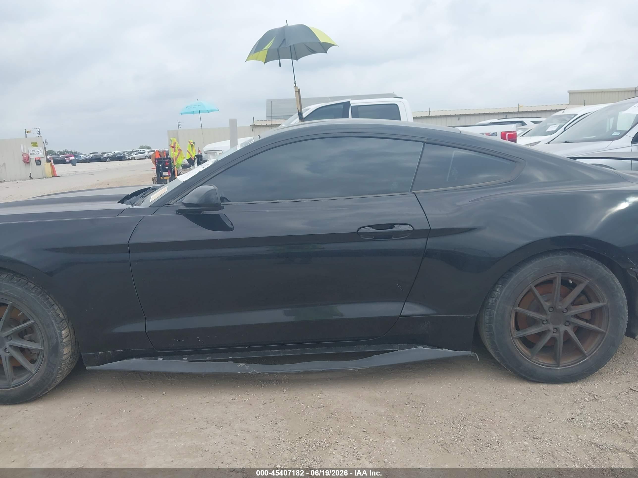 2017 FORD MUSTANG V6