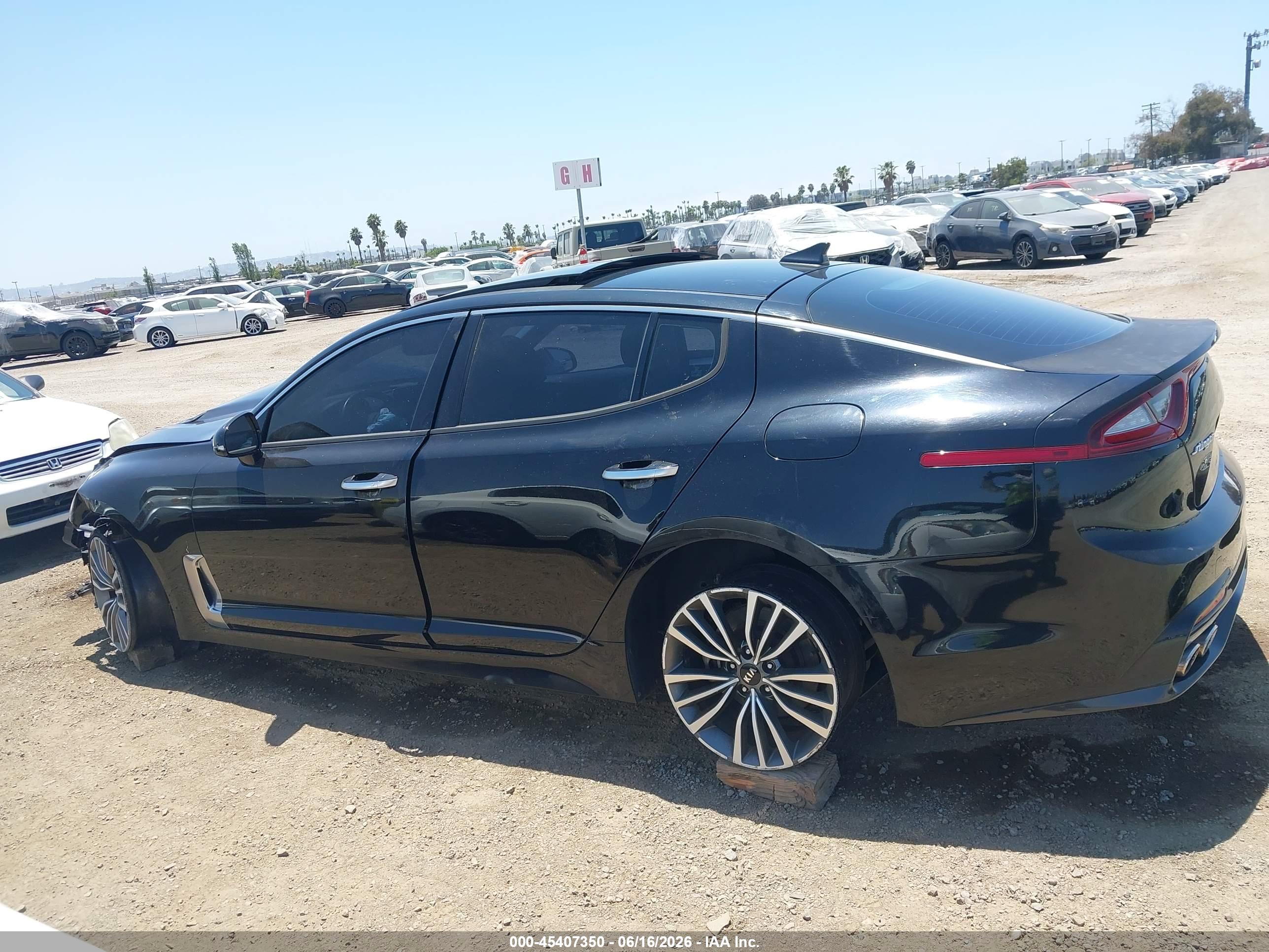 2018 KIA STINGER PREMIUM