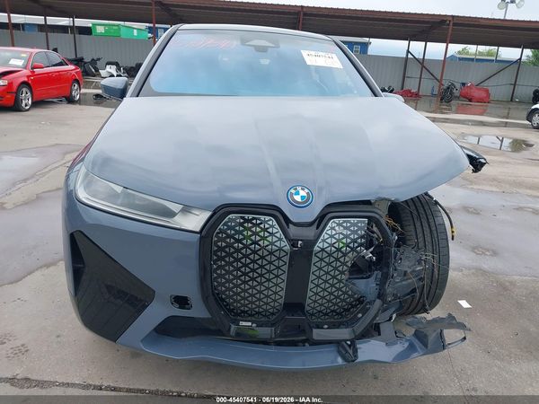 2025 BMW IX XDRIVE50