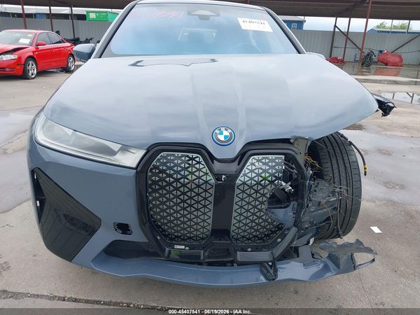2025 BMW IX XDRIVE50