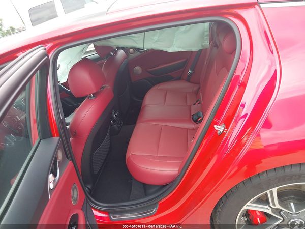 2018 KIA STINGER GT1