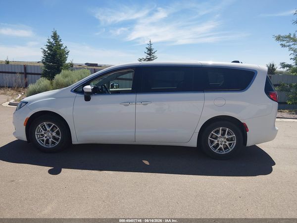 2022 CHRYSLER VOYAGER LX