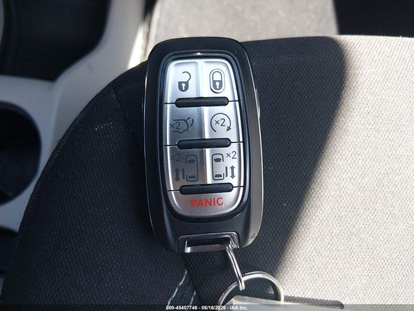 2022 CHRYSLER VOYAGER LX