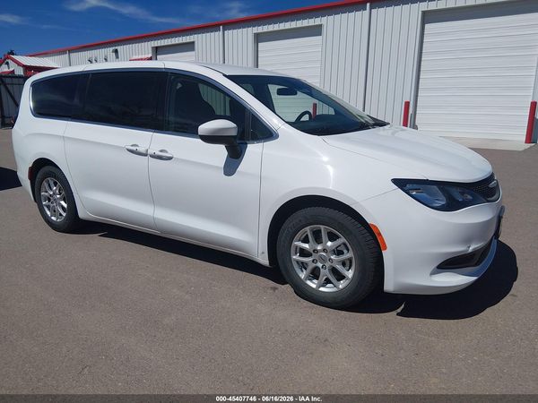 2022 CHRYSLER VOYAGER LX
