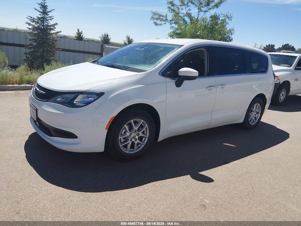 2022 CHRYSLER VOYAGER LX