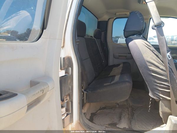 2013 CHEVROLET SILVERADO 2500HD WORK TRUCK — I8