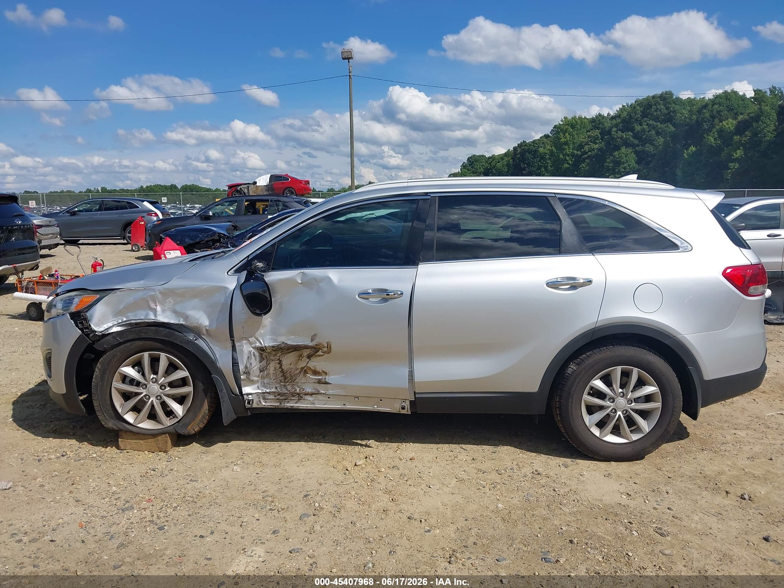 2017 KIA SORENTO 2.4L LX