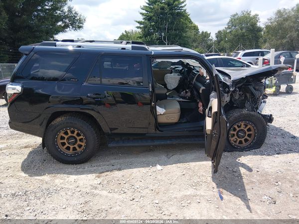 2022 TOYOTA 4RUNNER SR5 PREMIUM