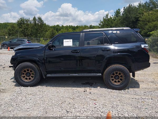 2022 TOYOTA 4RUNNER SR5 PREMIUM
