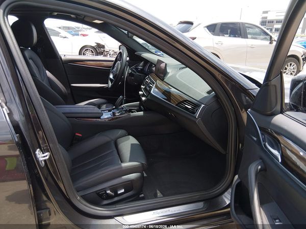 2019 BMW 530I