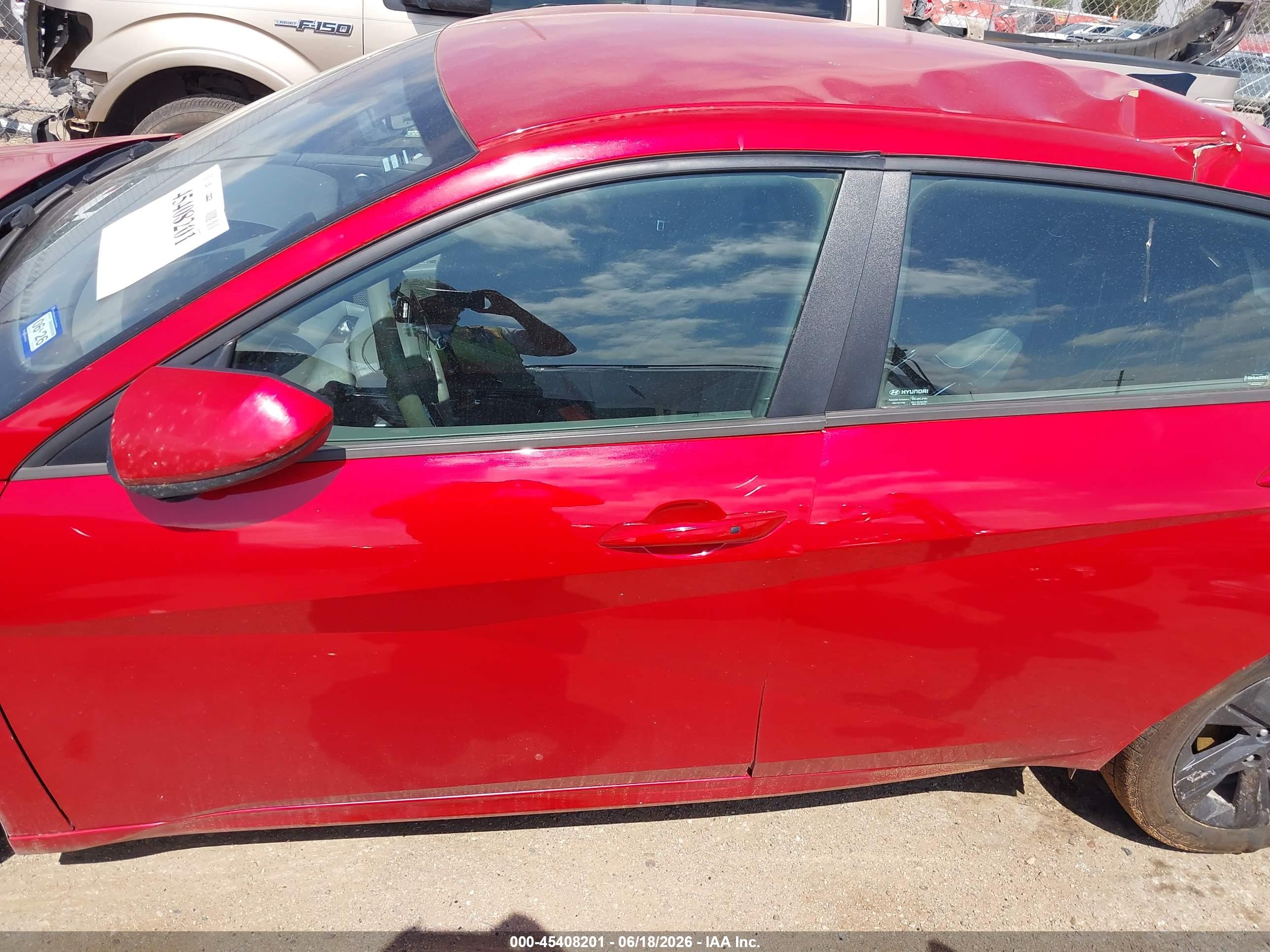 2022 HYUNDAI ELANTRA SEL