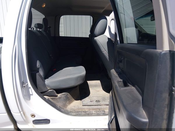 2016 RAM 1500 ST CREW CAB 4X4