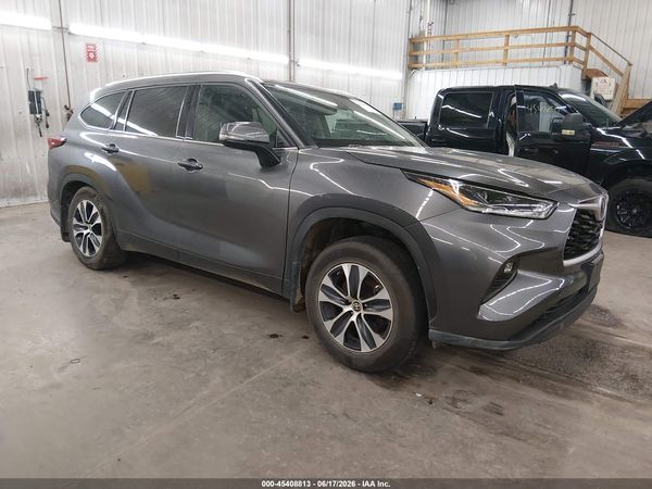 2021 TOYOTA HIGHLANDER XLE
