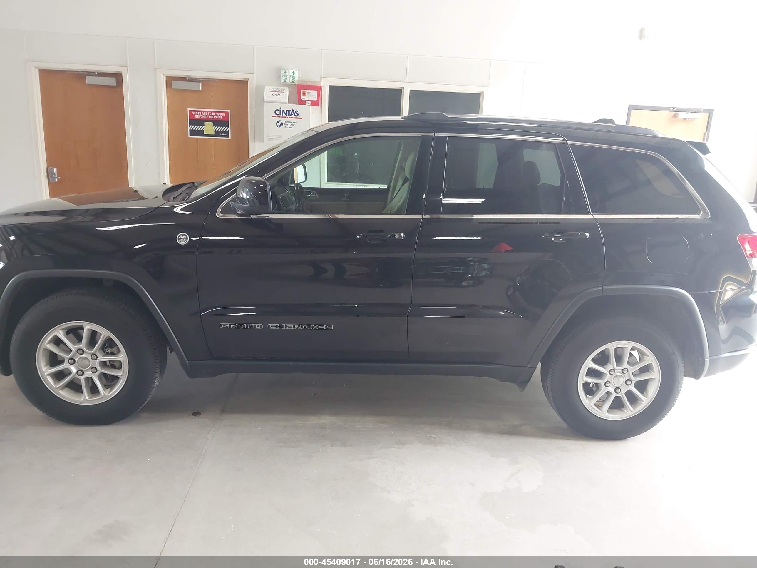2019 JEEP GRAND CHEROKEE LAREDO E 4X4