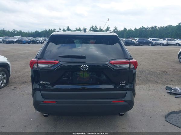 2025 TOYOTA RAV4 XLE