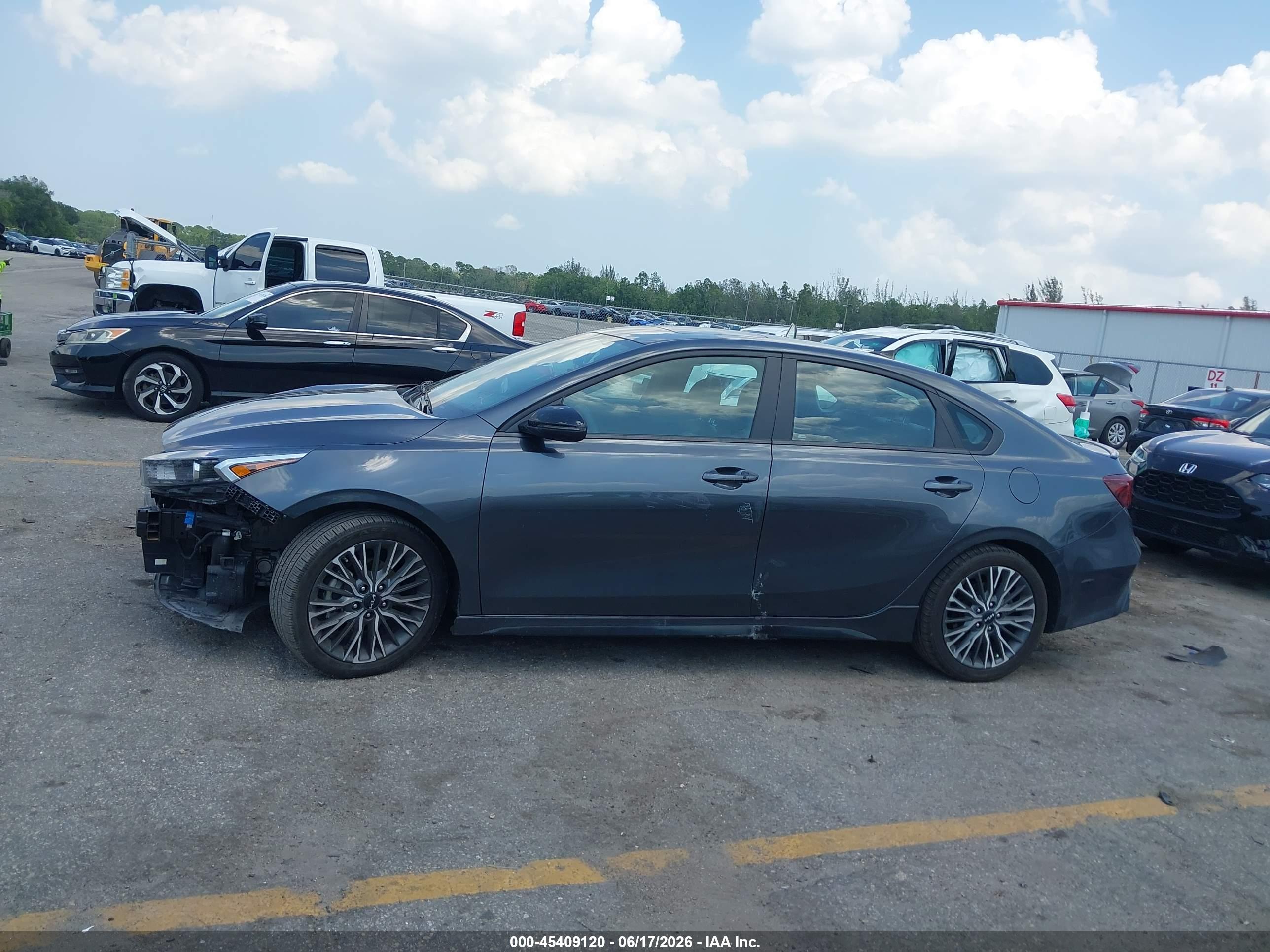 2024 KIA FORTE GT-LINE