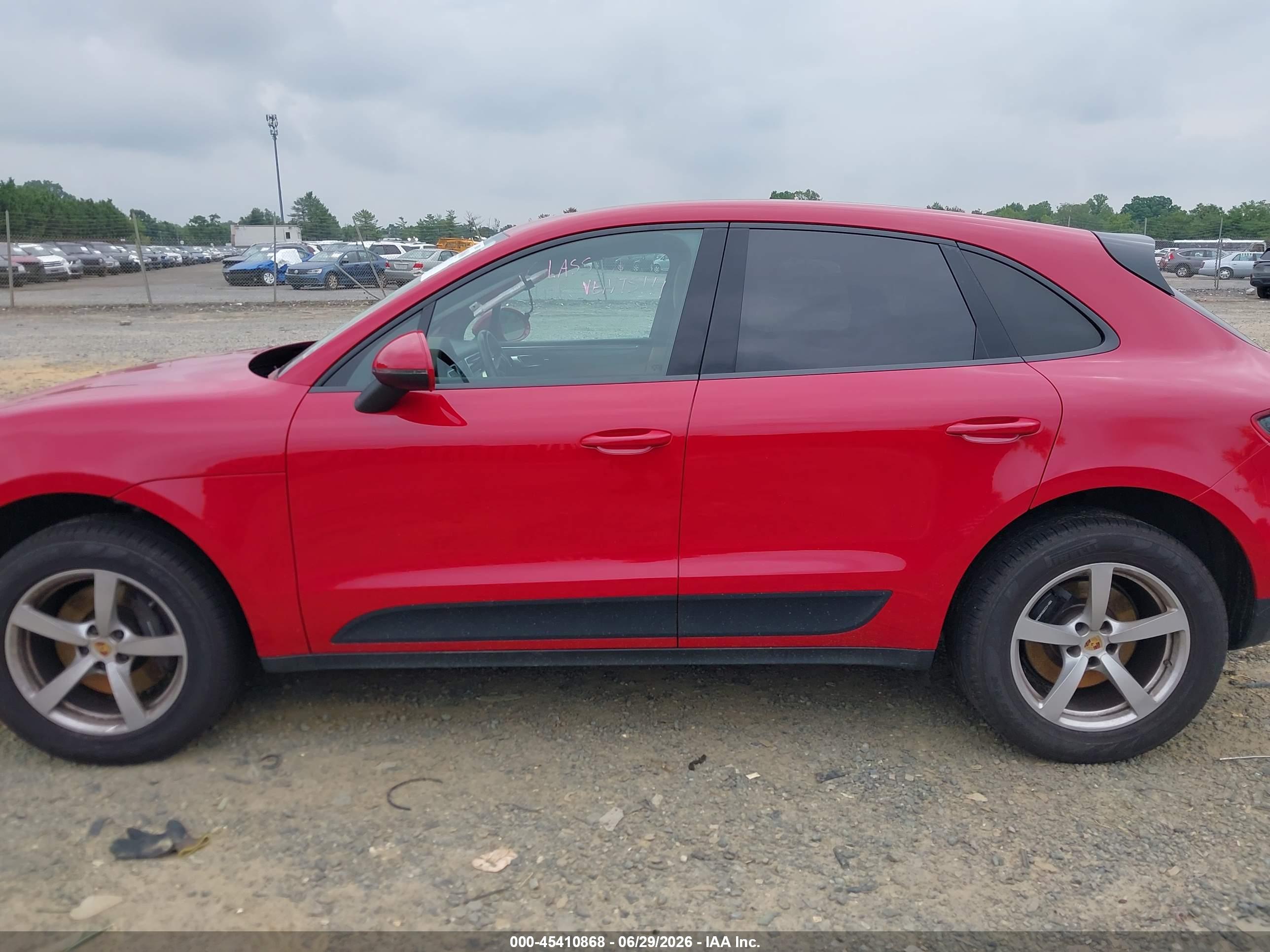 2018 PORSCHE MACAN