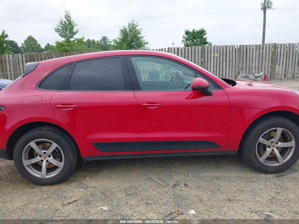 2018 PORSCHE MACAN