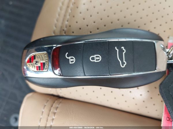 2018 PORSCHE MACAN