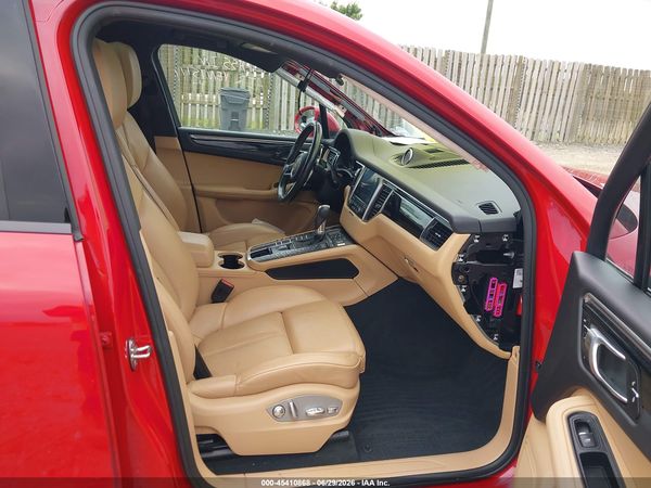 2018 PORSCHE MACAN