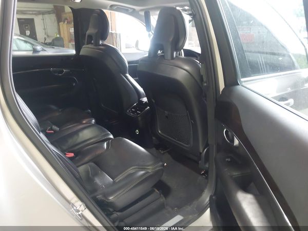 2017 VOLVO XC90 T6 MOMENTUM
