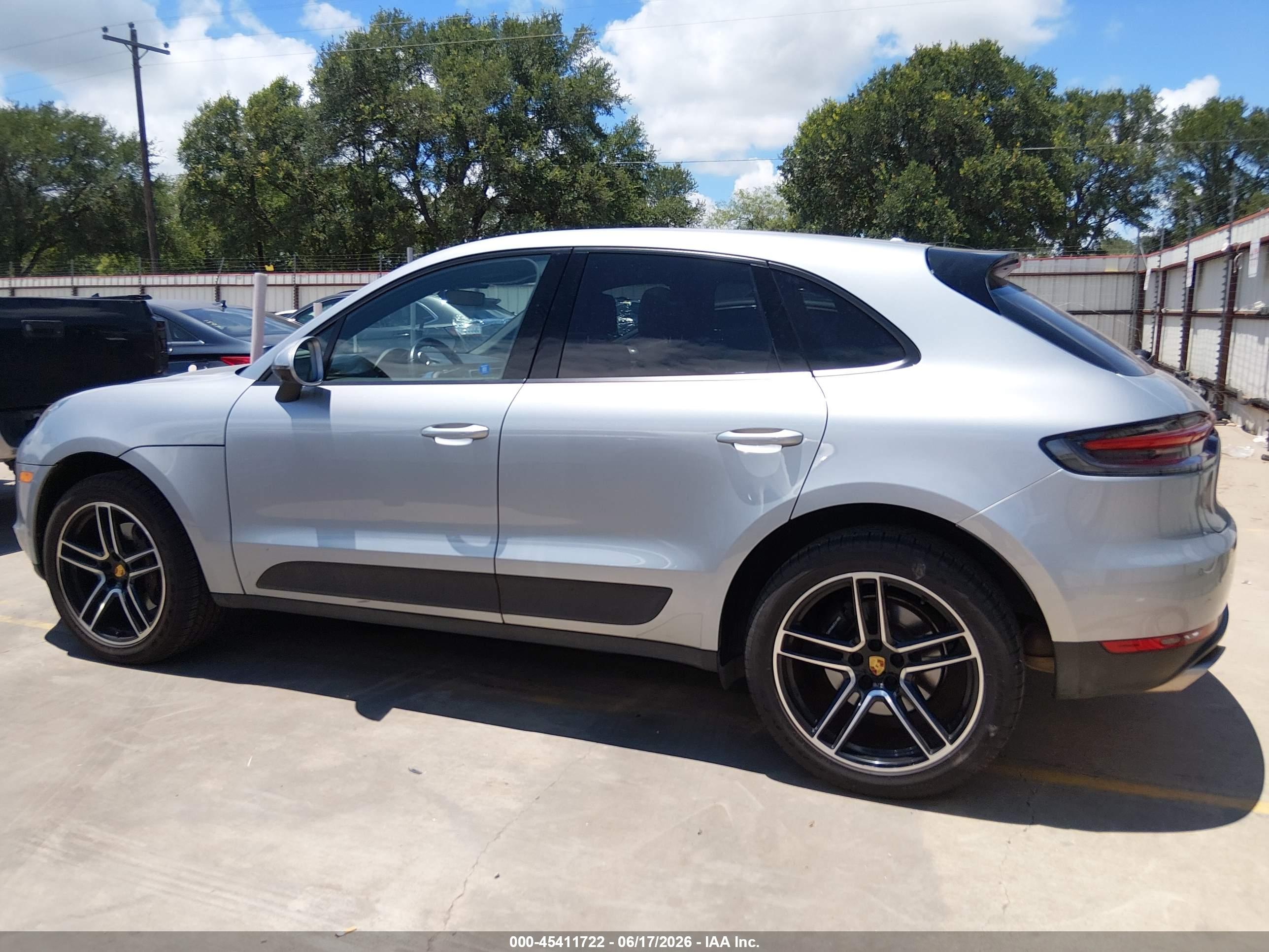 2021 PORSCHE MACAN Base