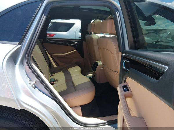 2021 PORSCHE MACAN Base