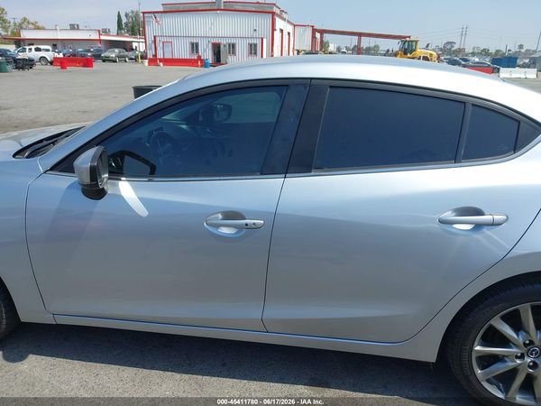 2018 MAZDA MAZDA3 TOURING