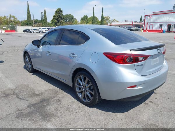 2018 MAZDA MAZDA3 TOURING