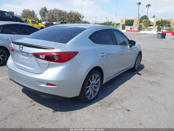 2018 MAZDA MAZDA3 TOURING