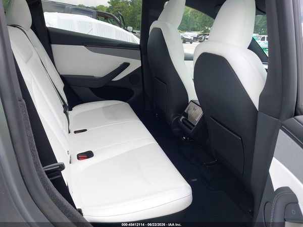 2026 TESLA MODEL Y
