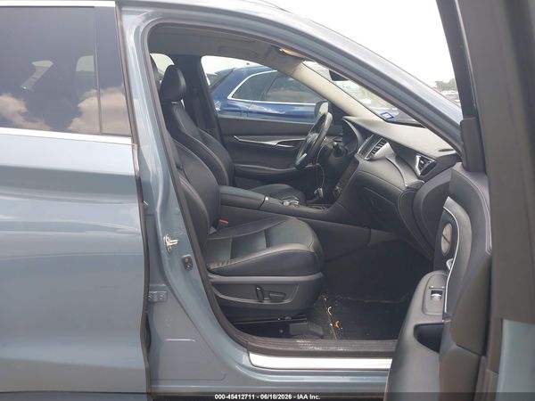 2024 INFINITI QX50 LUXE