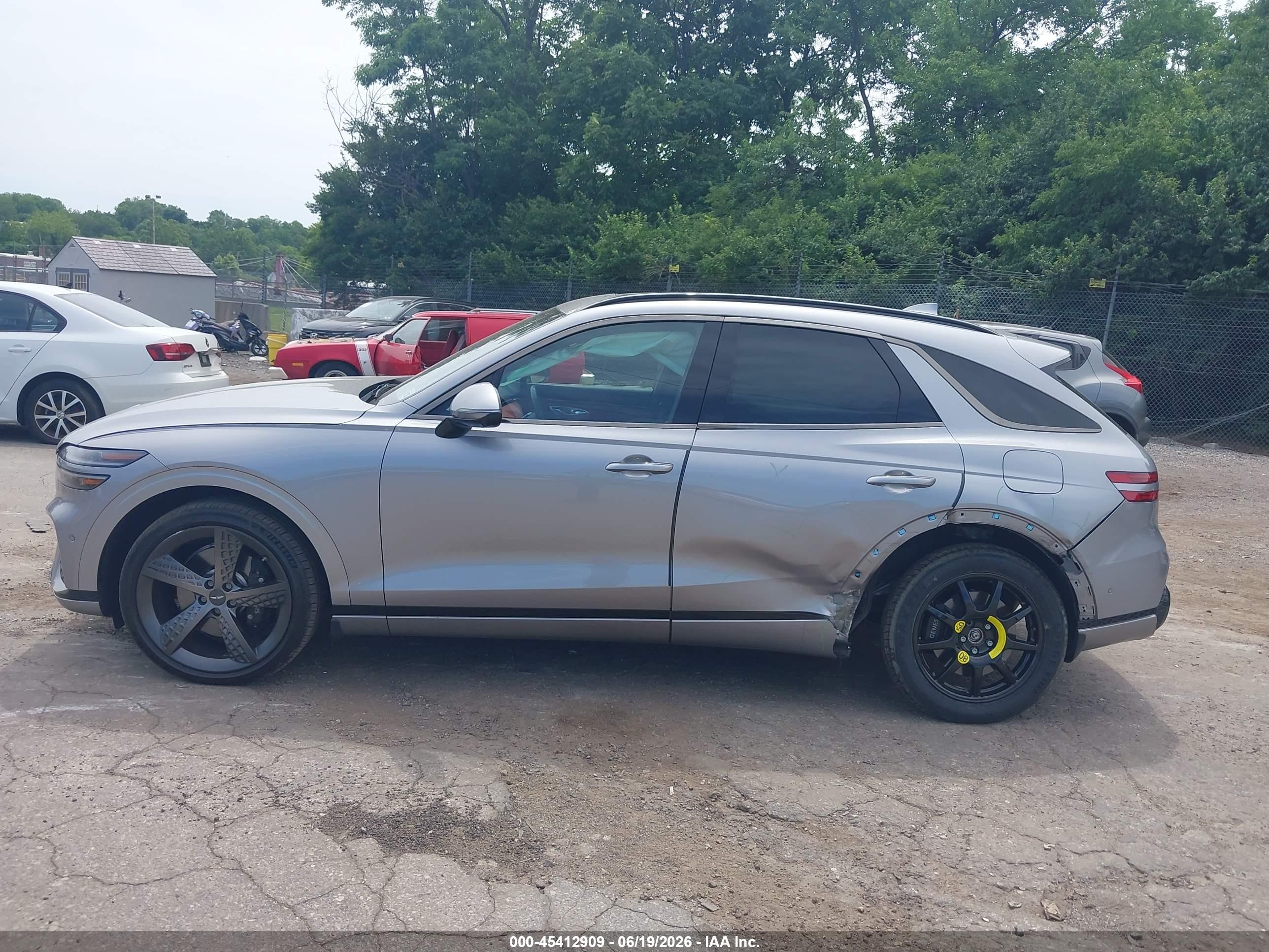 2024 GENESIS GV70 2.5T AWD