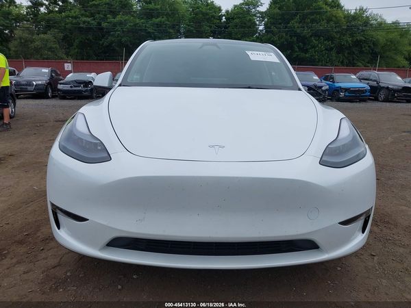 2025 TESLA MODEL Y