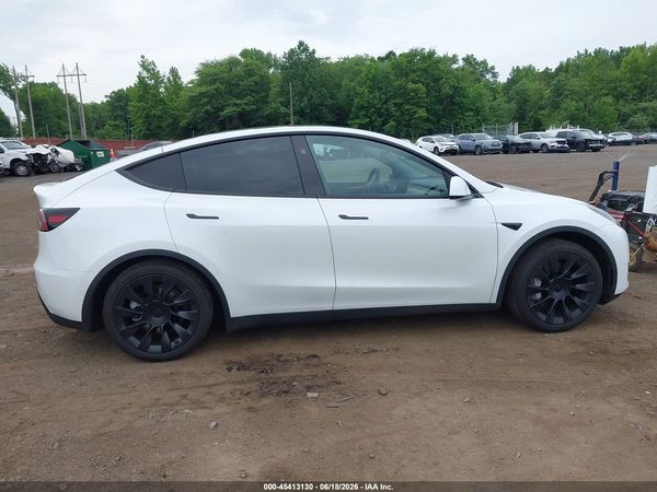 2025 TESLA MODEL Y