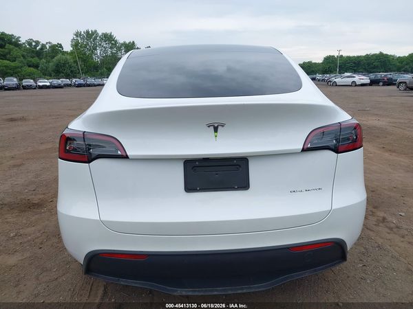 2025 TESLA MODEL Y