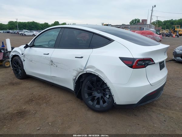2025 TESLA MODEL Y