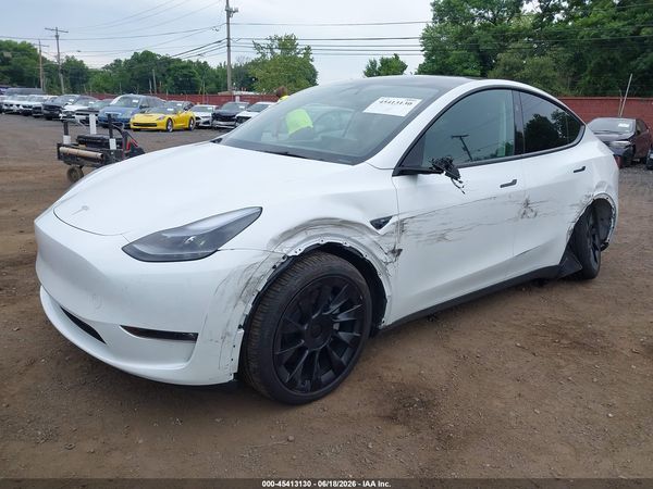 2025 TESLA MODEL Y
