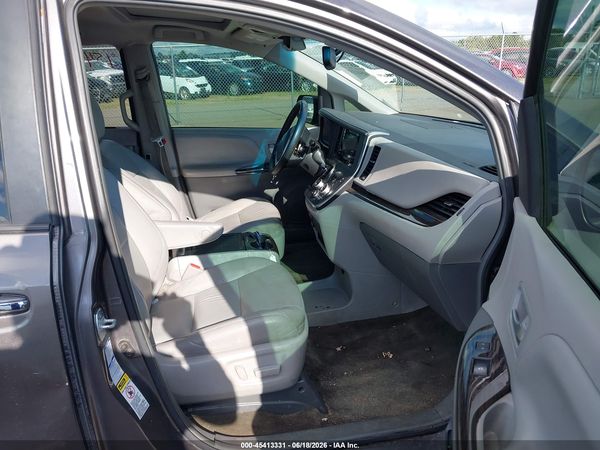 2017 TOYOTA SIENNA XLE 7 PASSENGER