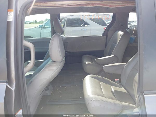 2017 TOYOTA SIENNA XLE 7 PASSENGER