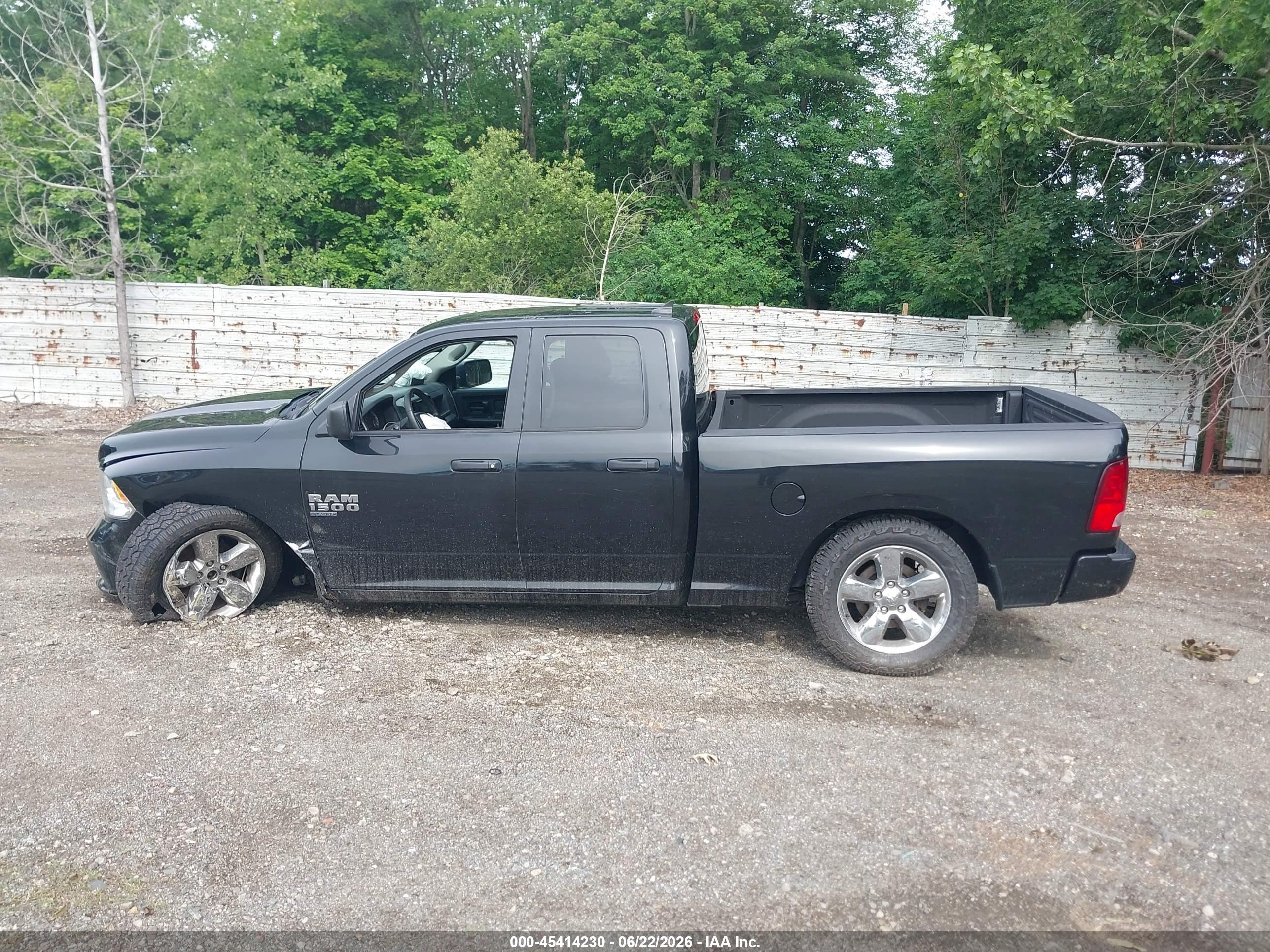 2019 RAM 1500 CLASSIC EXPRESS  4X4 6'4 BOX
